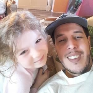 Meet your Posher, Ashraf